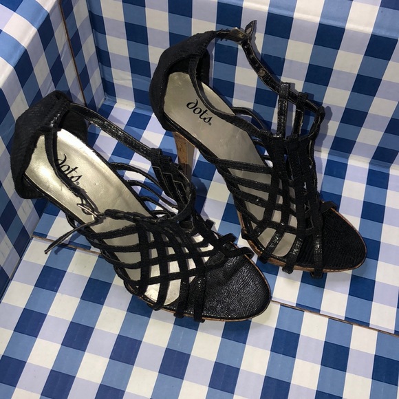 Black Shimmer Net Wood Heels - Picture 4 of 17